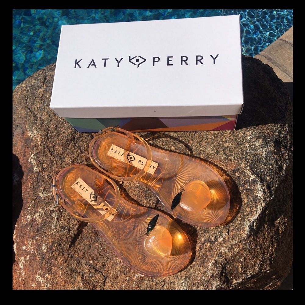 🍑NWT🍑Katy Perry Peach novelty jelly sandals - Picture 4 of 8